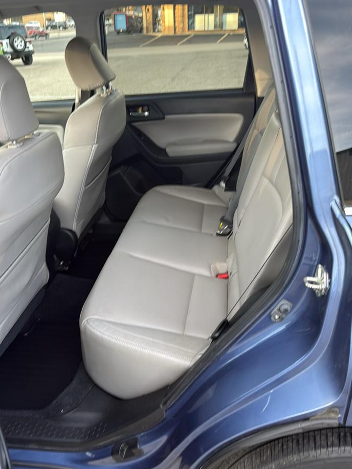 Subaru Forester 2.5i Limited CVT 2017