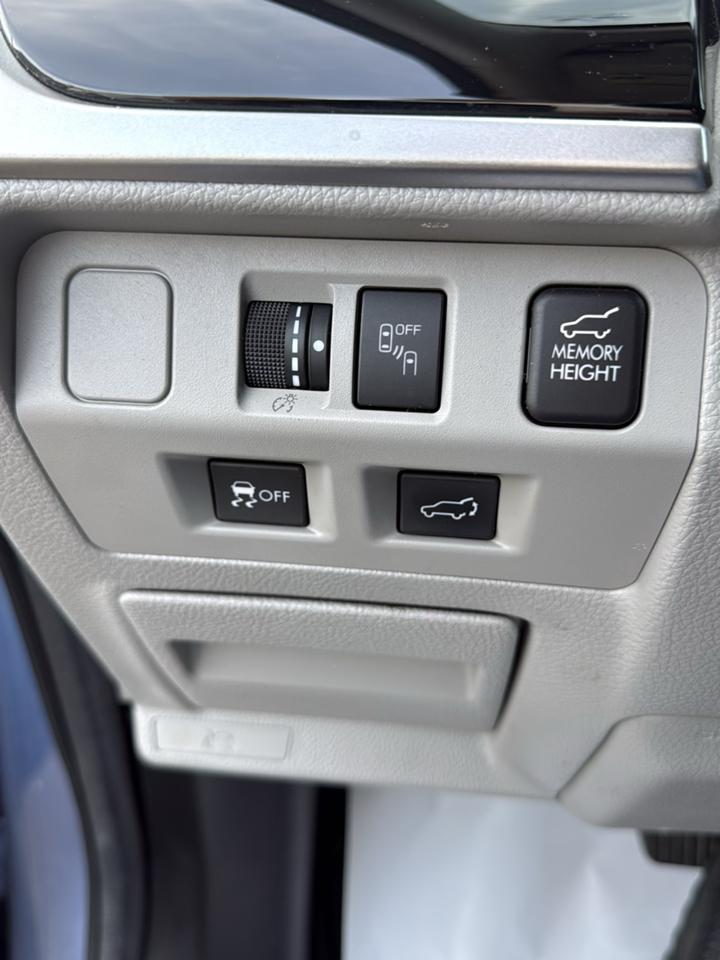 Subaru Forester 2.5i Limited CVT 2017