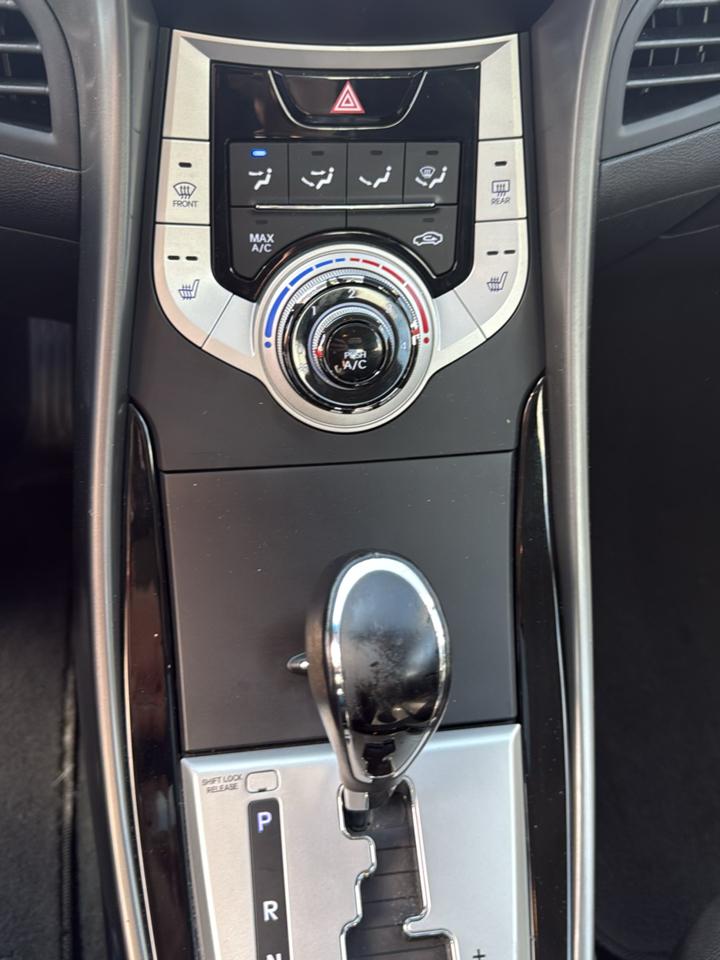 Hyundai Elantra 4dr Sdn Auto Limited (Ulsan Plant) 2012