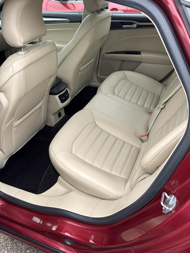 Ford Fusion 4dr Sdn SE FWD 2015