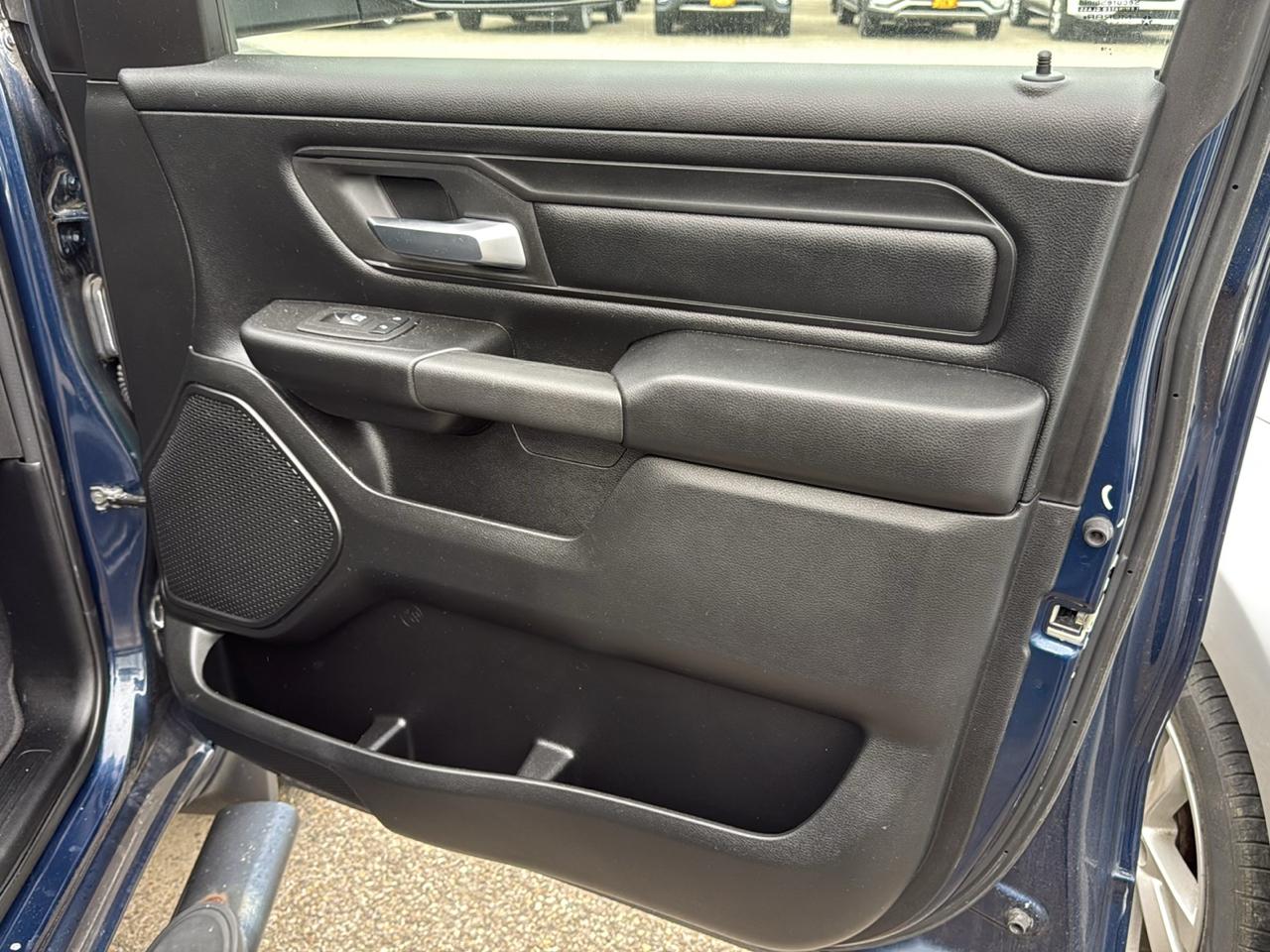 RAM 1500 Tradesman 4x4 Crew Cab 5'7" Box 2019