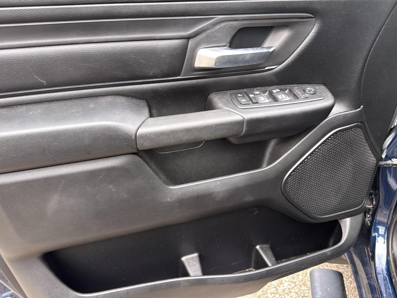 RAM 1500 Tradesman 4x4 Crew Cab 5'7" Box 2019