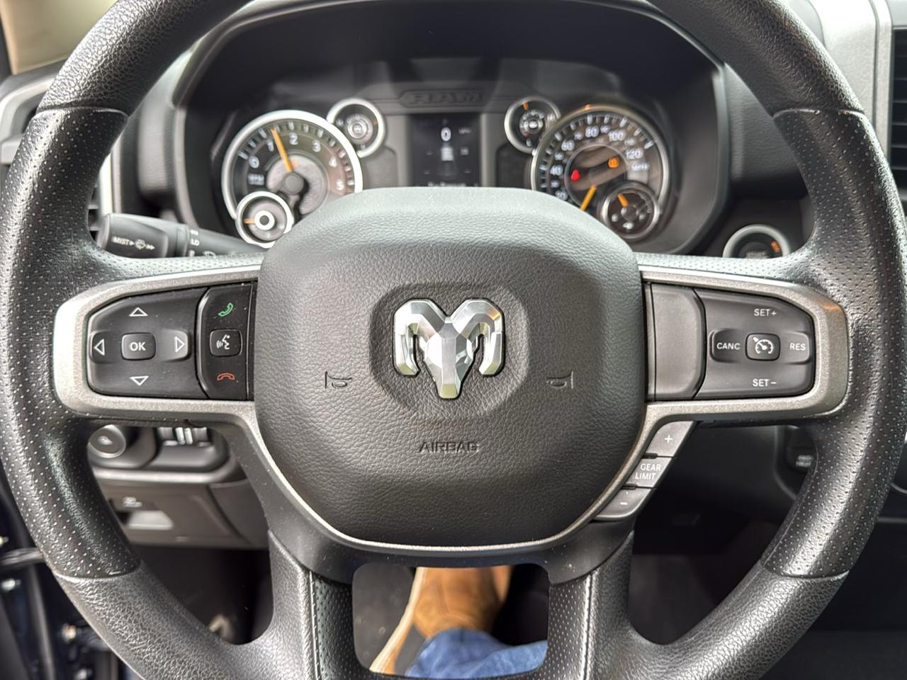 RAM 1500 Tradesman 4x4 Crew Cab 5'7" Box 2019