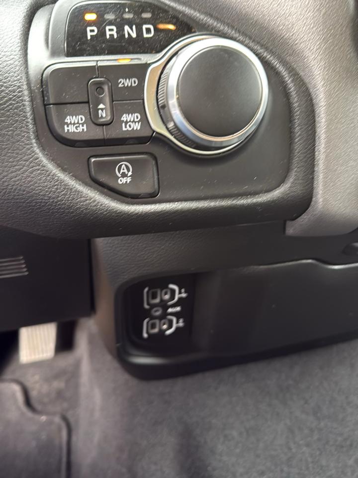 RAM 1500 Tradesman 4x4 Crew Cab 5'7" Box 2019