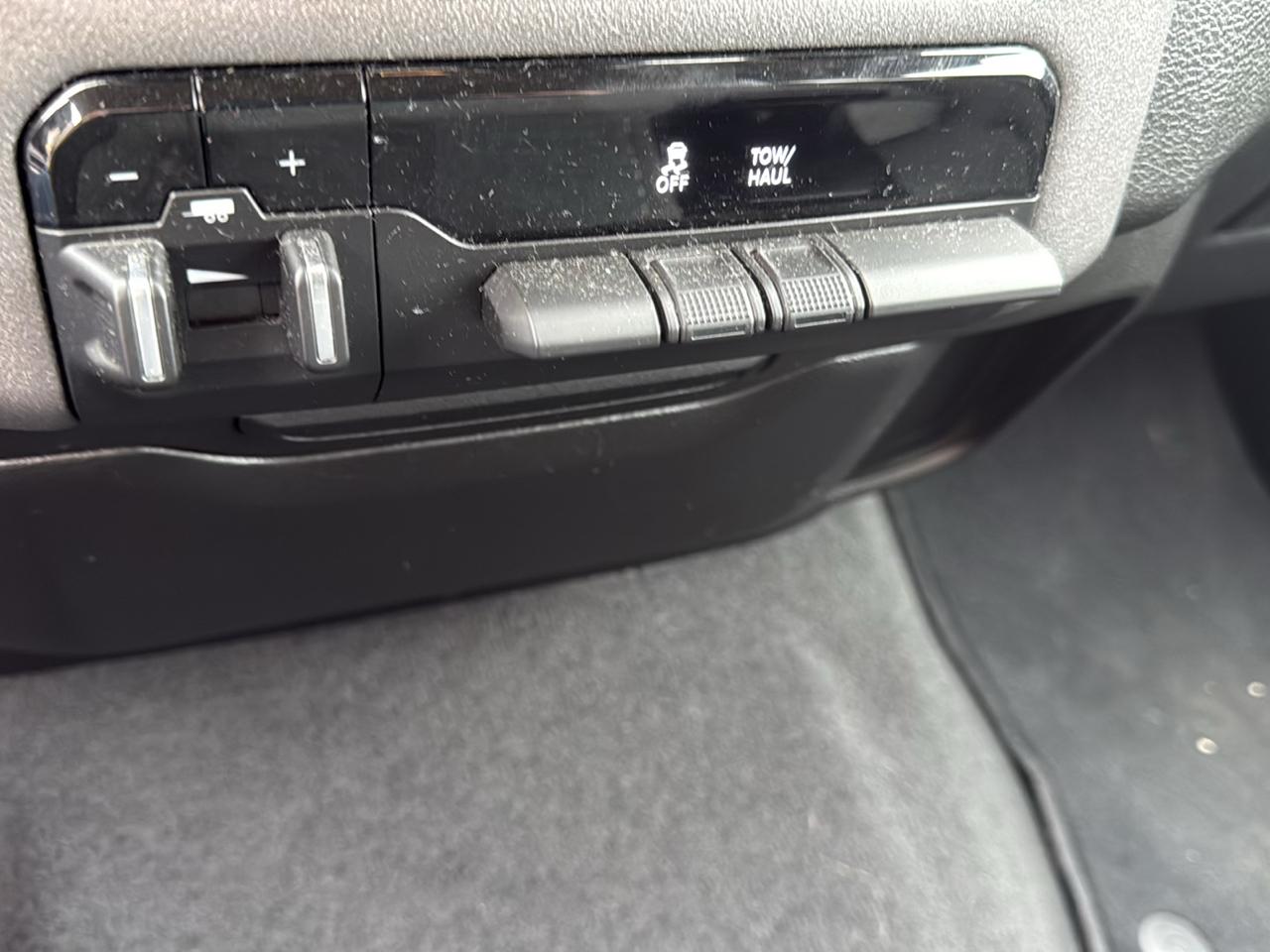 RAM 1500 Tradesman 4x4 Crew Cab 5'7" Box 2019