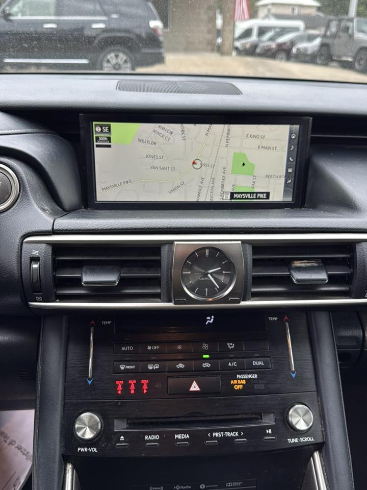 Lexus IS IS 300 AWD 2017