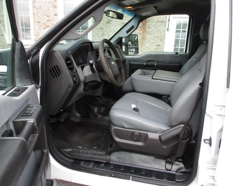 Ford F-250 SD XL Crew Cab 2WD 2012