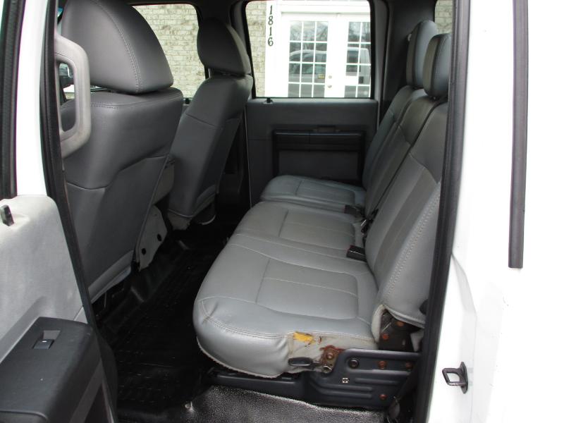 Ford F-250 SD XL Crew Cab 2WD 2012