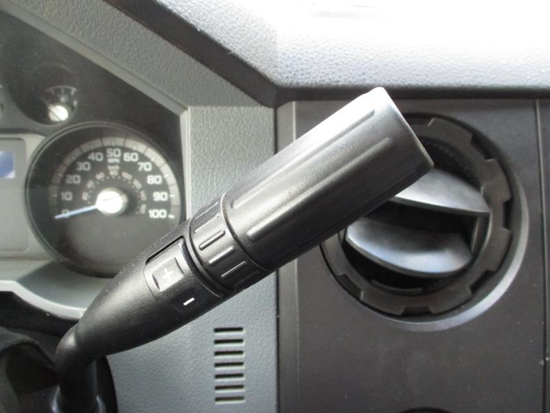 Ford F-250 SD XL Crew Cab 2WD 2012