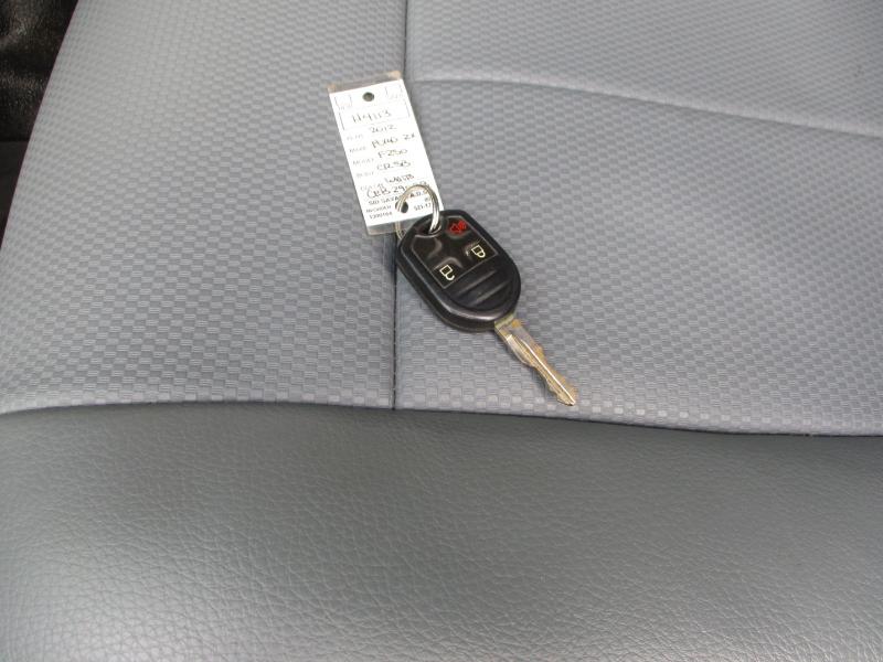 Ford F-250 SD XL Crew Cab 2WD 2012