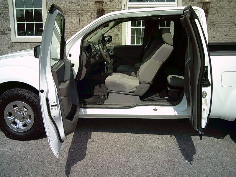 Nissan Frontier S King Cab I4 5AT 2WD 2019
