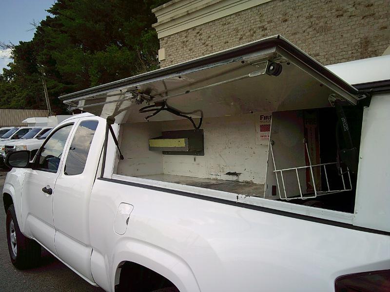 Toyota Tacoma 2WD Access Cab I4 AT SR (Natl) 2020