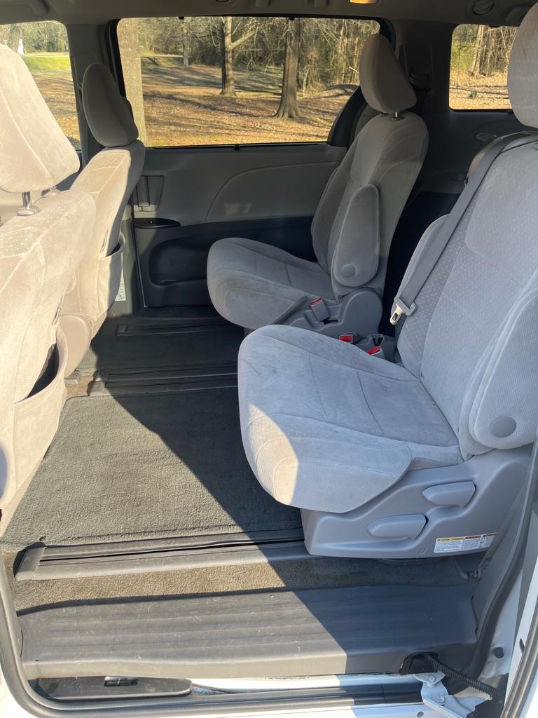 Toyota Sienna LE 8-Passenger 2017
