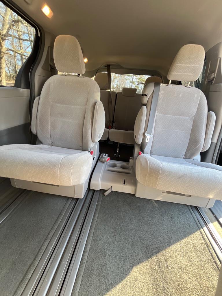 Toyota Sienna LE 8-Passenger 2017