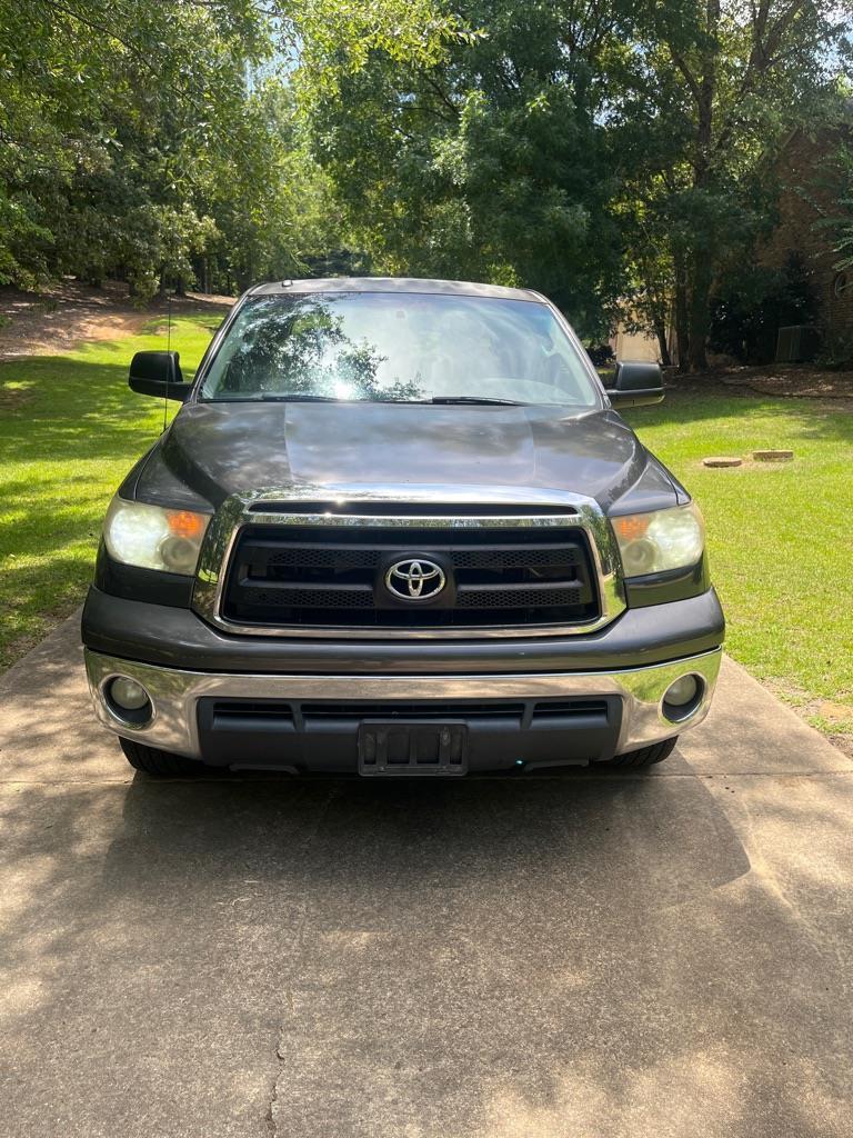 2011 Toyota Tundra Tundra-Grade CrewMax 5.7L 2WD