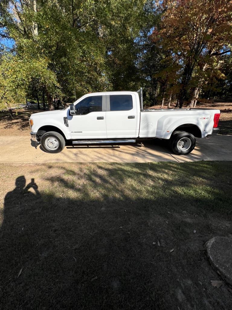 Ford F-350 SD XL Crew Cab Long Bed DRW 4WD 2018