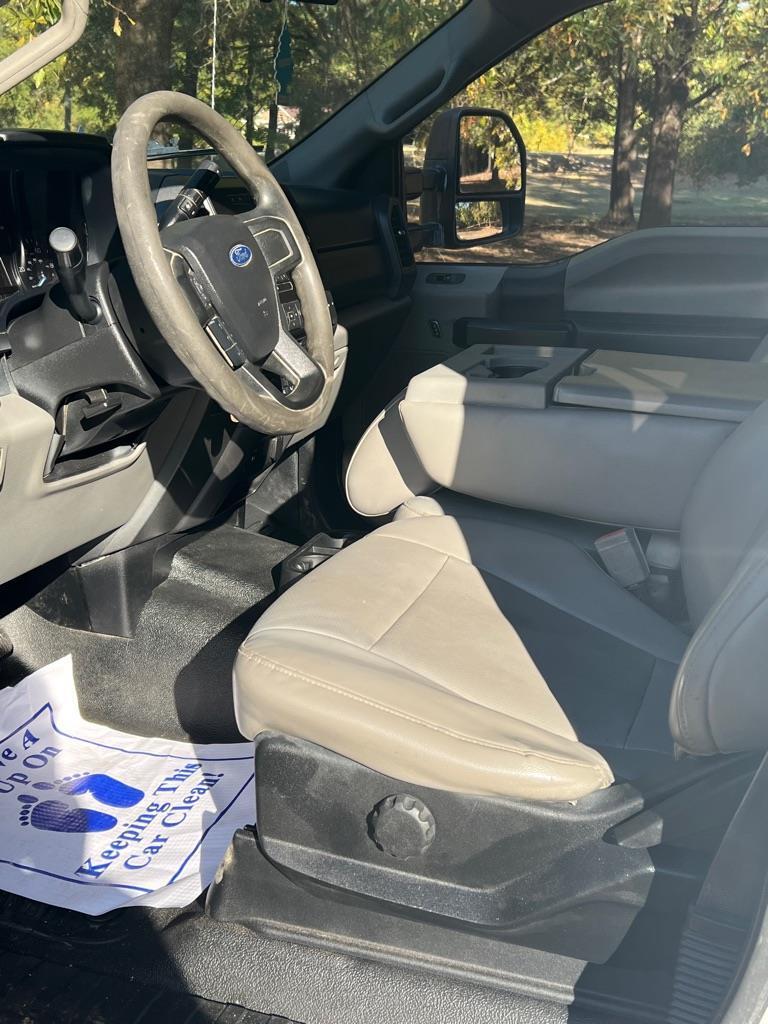 Ford F-350 SD XL Crew Cab Long Bed DRW 4WD 2018