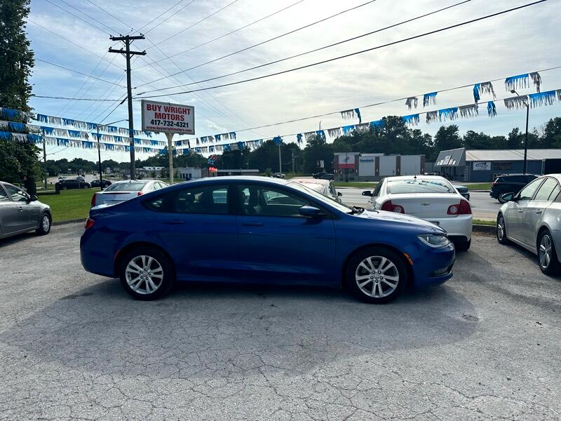 2016 Chrysler 200 S photo 2
