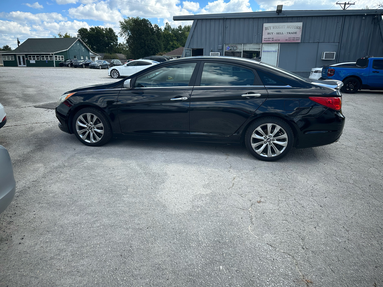 2012 Hyundai Sonata Limited photo 2