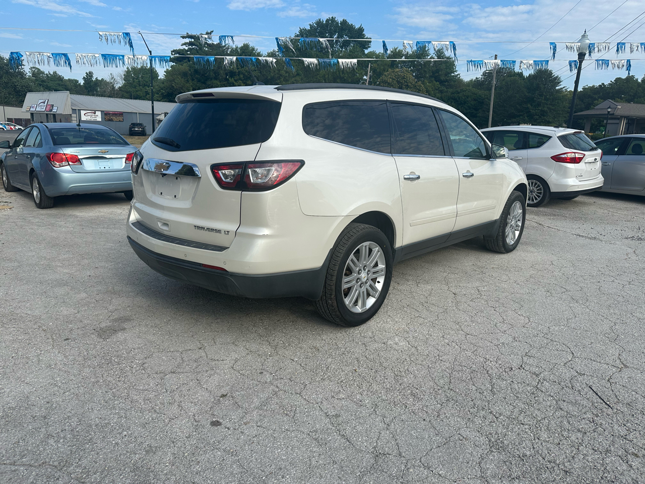 2013 Chevrolet Traverse 1LT photo 4