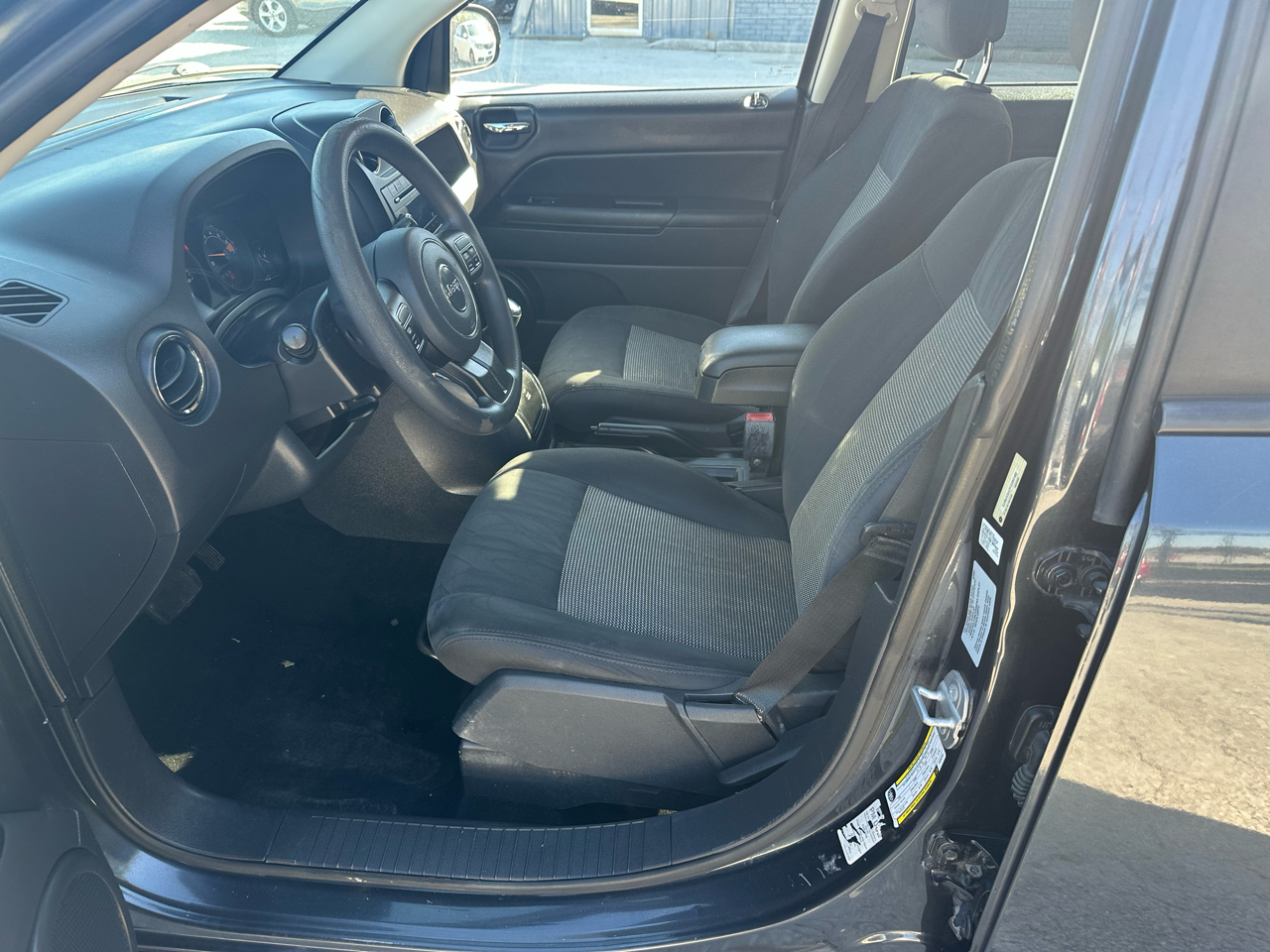 Jeep Compass Sport FWD 2015 Jeep Compass Sport FWD 2015