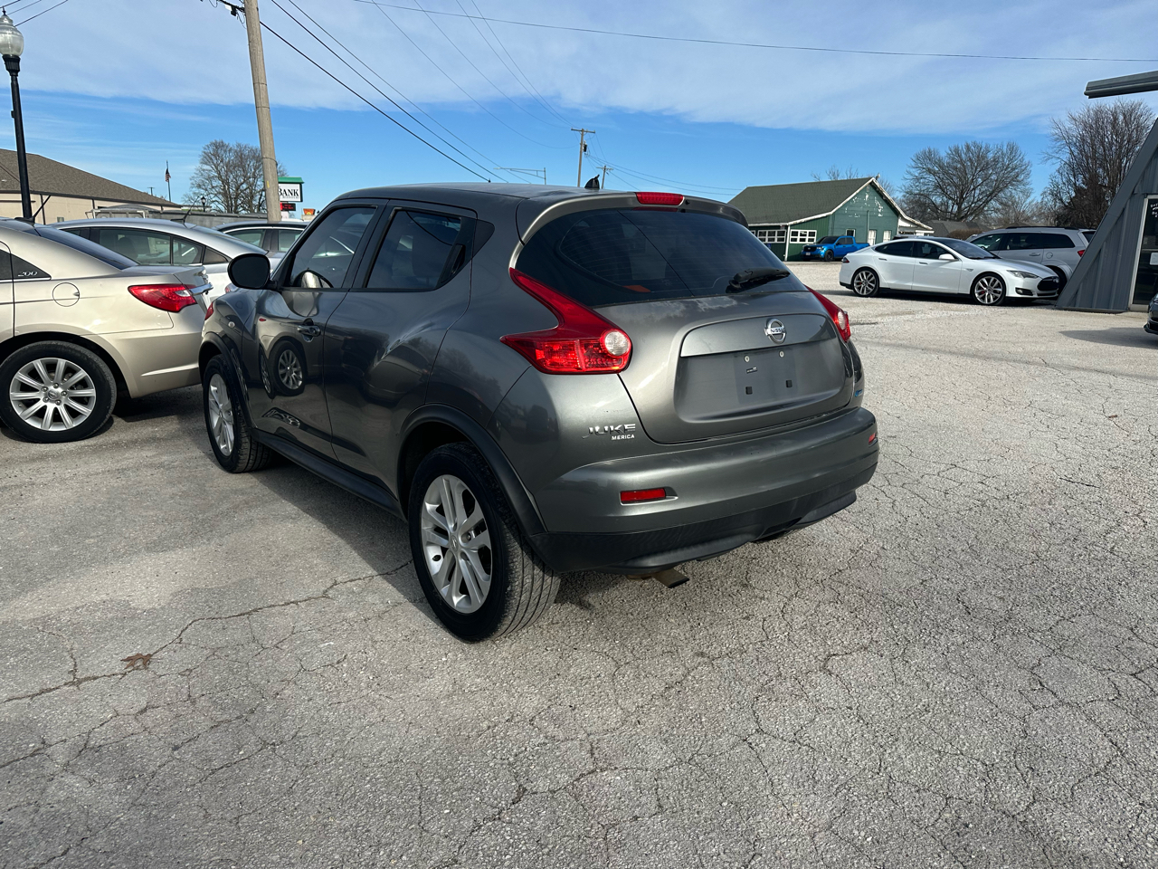 Nissan Juke S FWD 2012