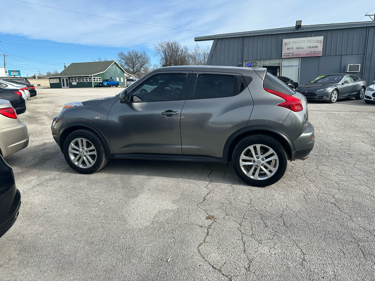 Nissan Juke S FWD 2012