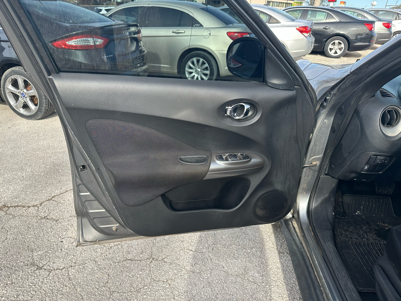 Nissan Juke S FWD 2012