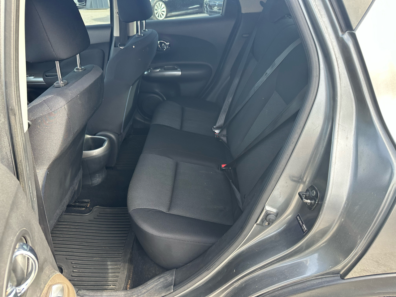 Nissan Juke S FWD 2012