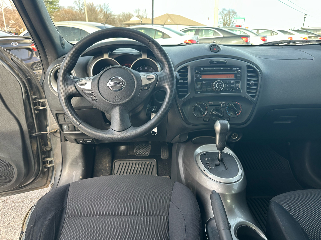 Nissan Juke S FWD 2012