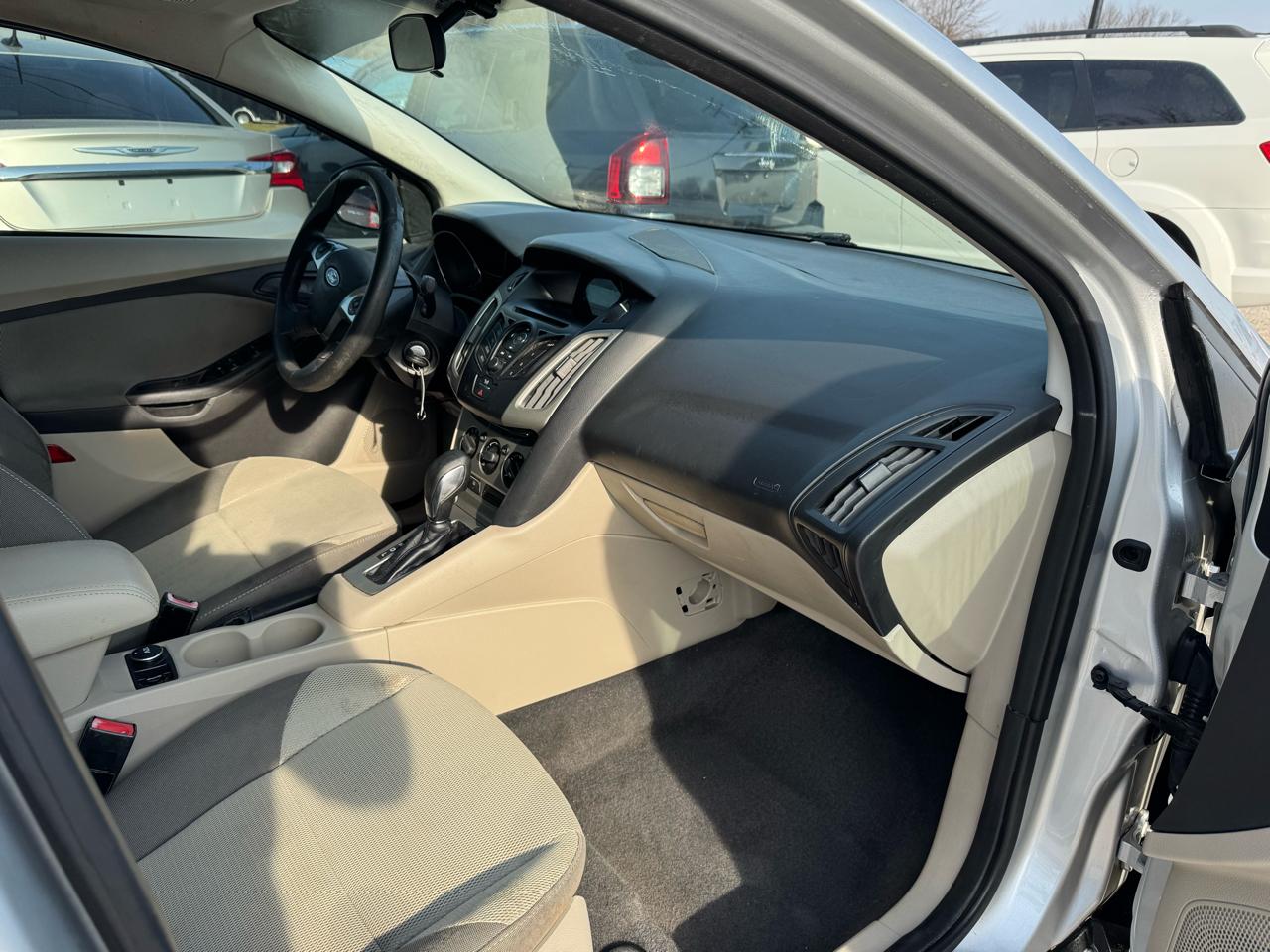 Ford Focus SE Sedan 2012