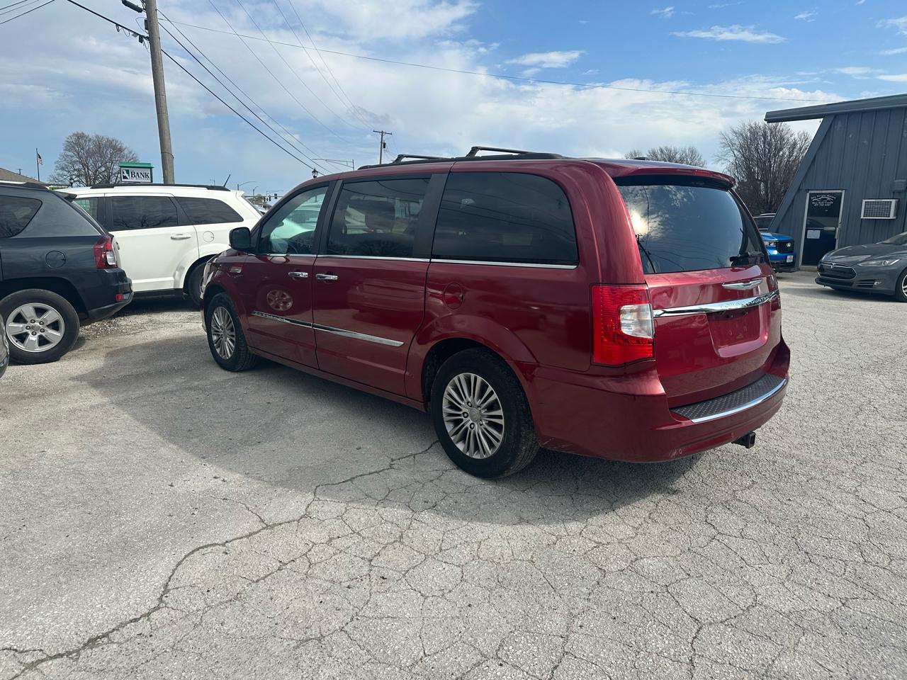 Chrysler Town & Country Touring-L 2014
