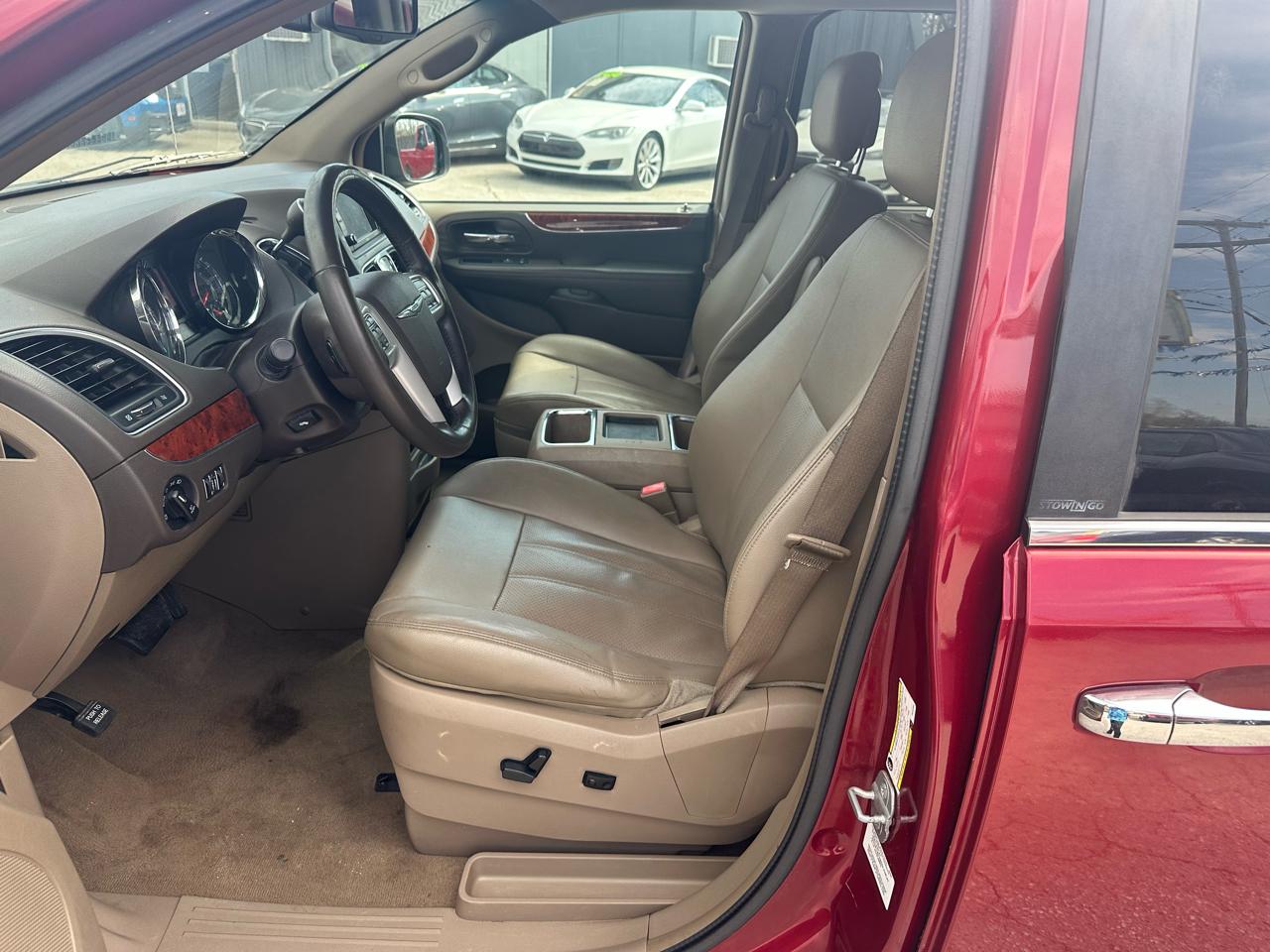 Chrysler Town & Country Touring-L 2014