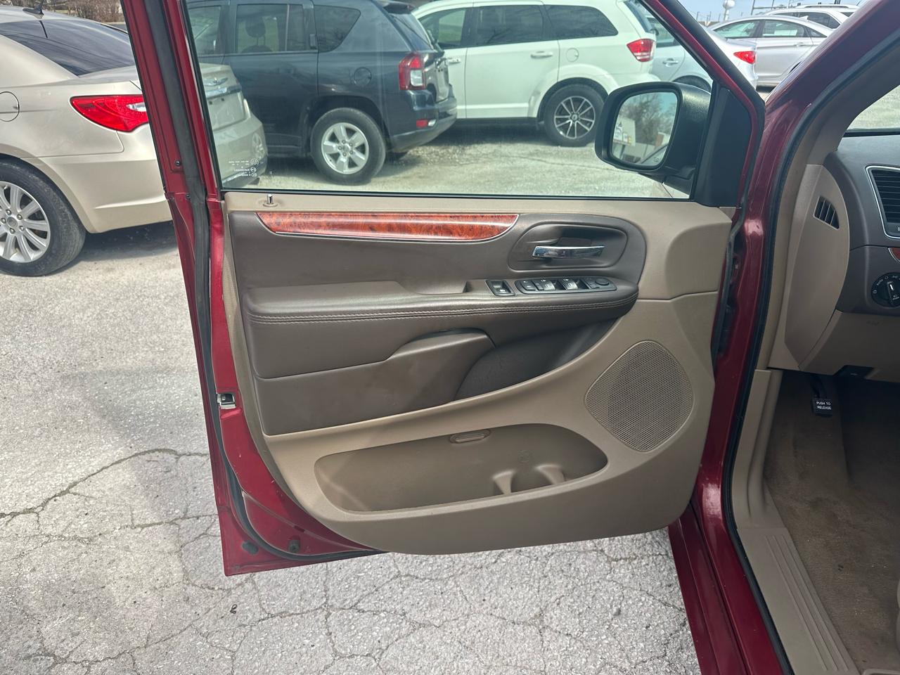 Chrysler Town & Country Touring-L 2014