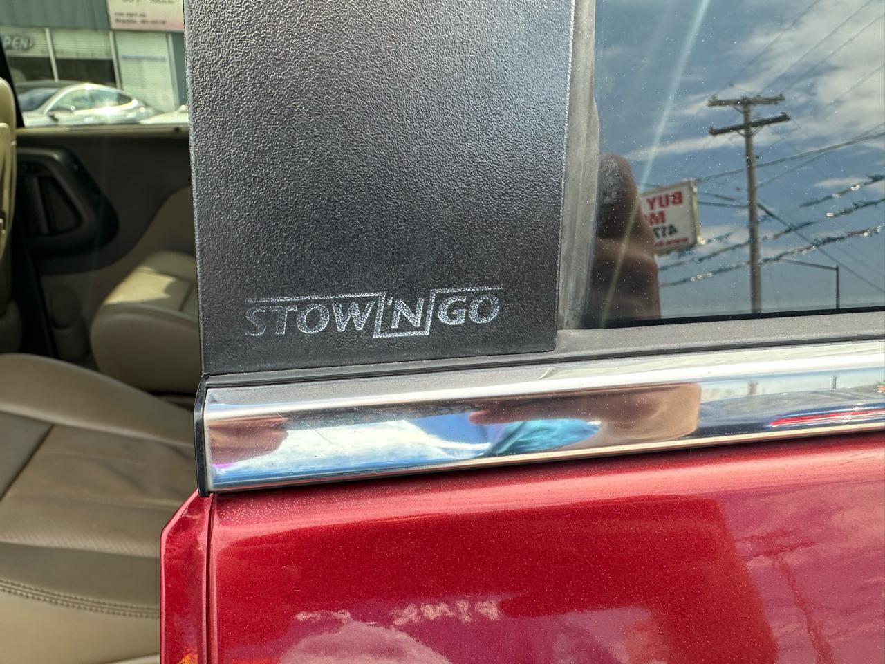 Chrysler Town & Country Touring-L 2014