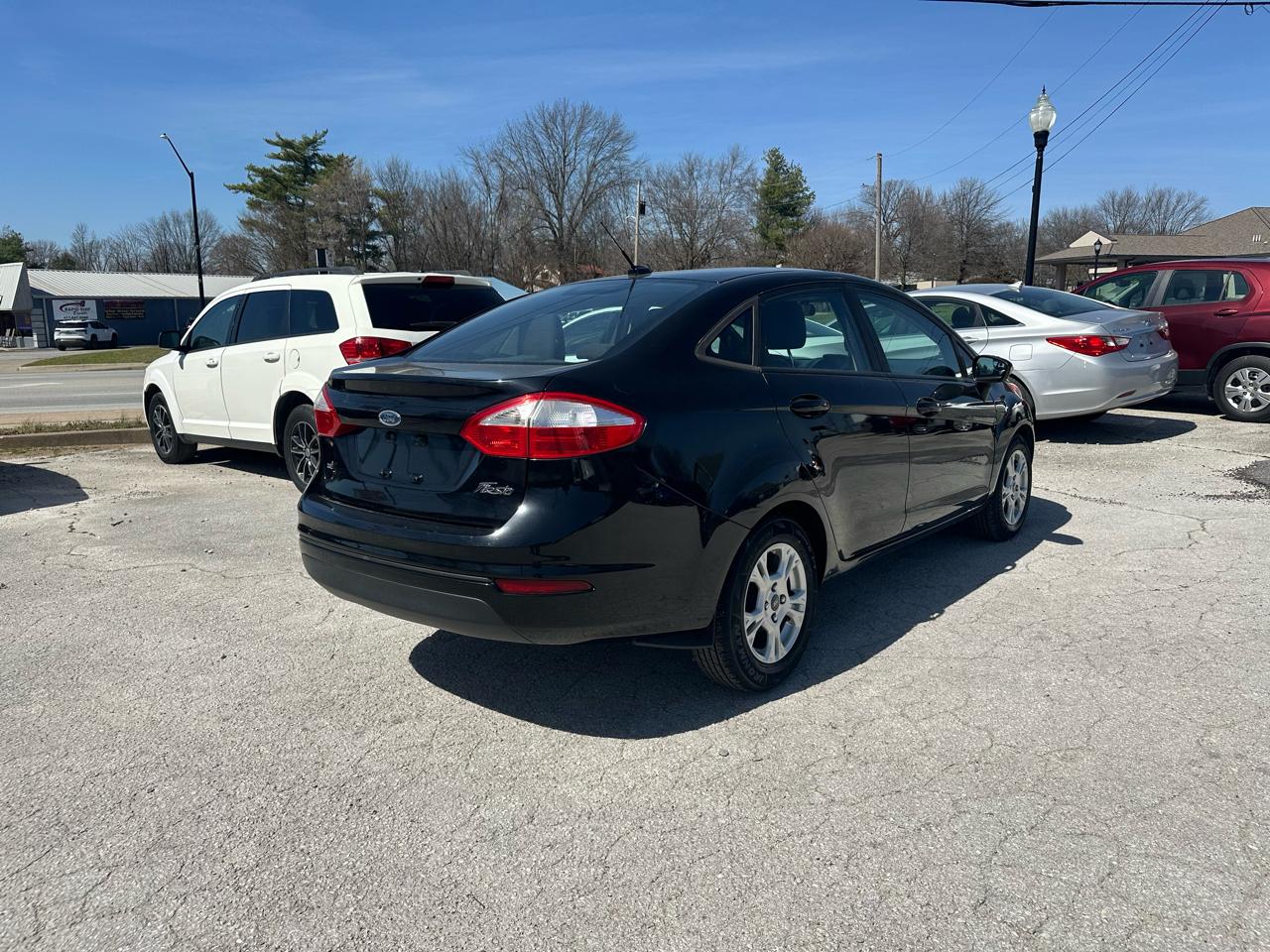 Ford Fiesta SE Sedan 2016