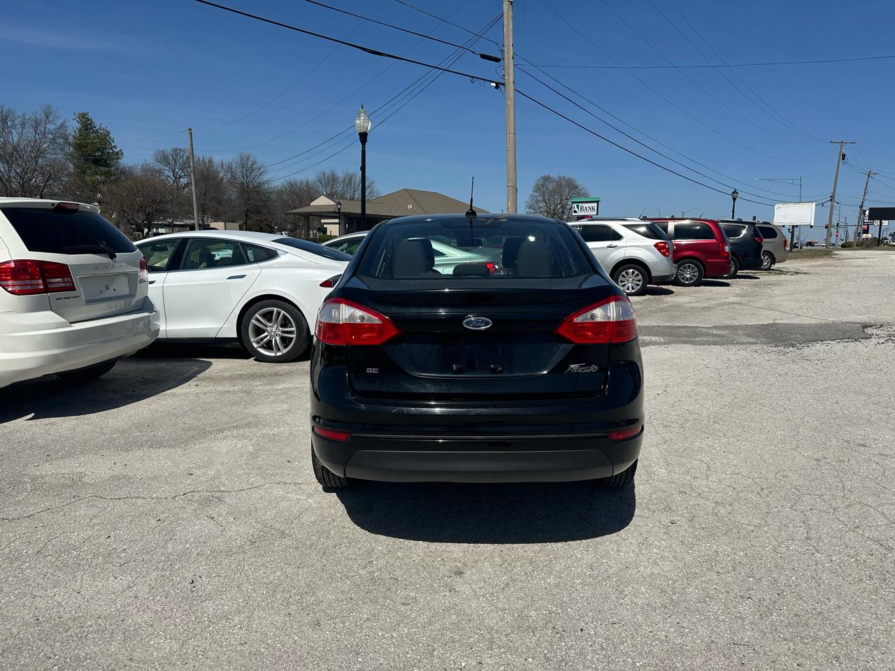 Ford Fiesta SE Sedan 2016