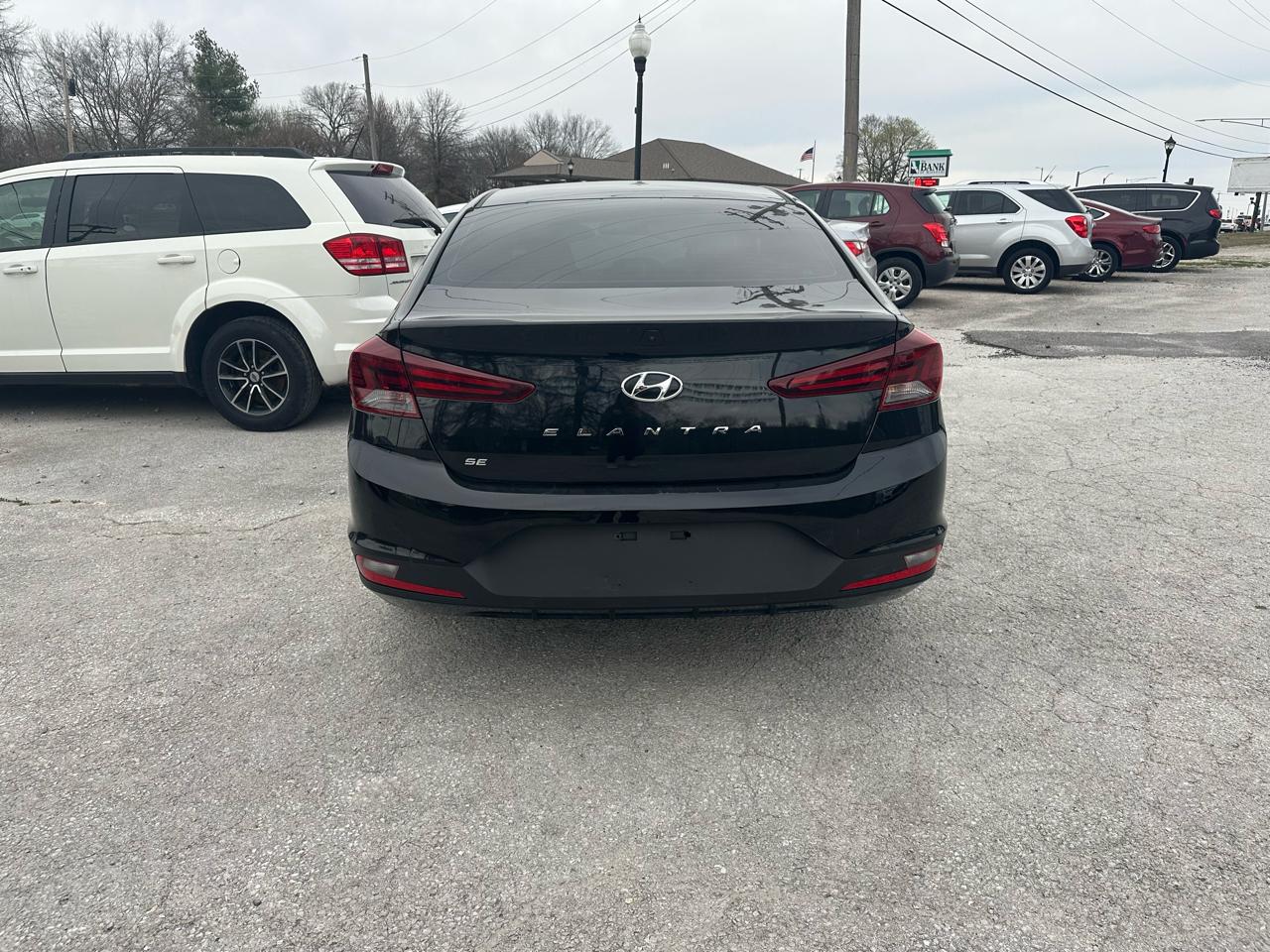 Hyundai Elantra SE 4D Sedan 2020