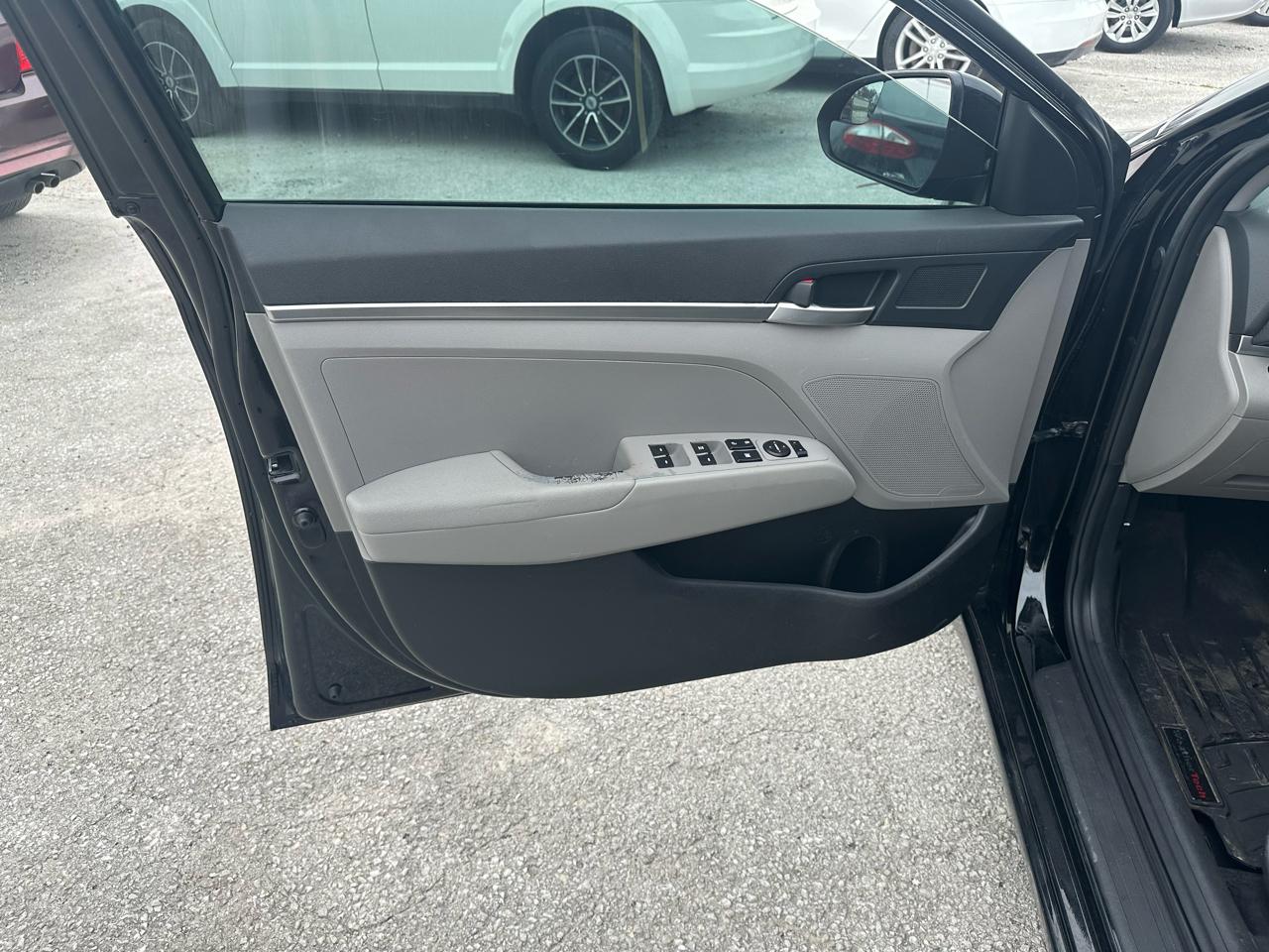 Hyundai Elantra SE 4D Sedan 2020