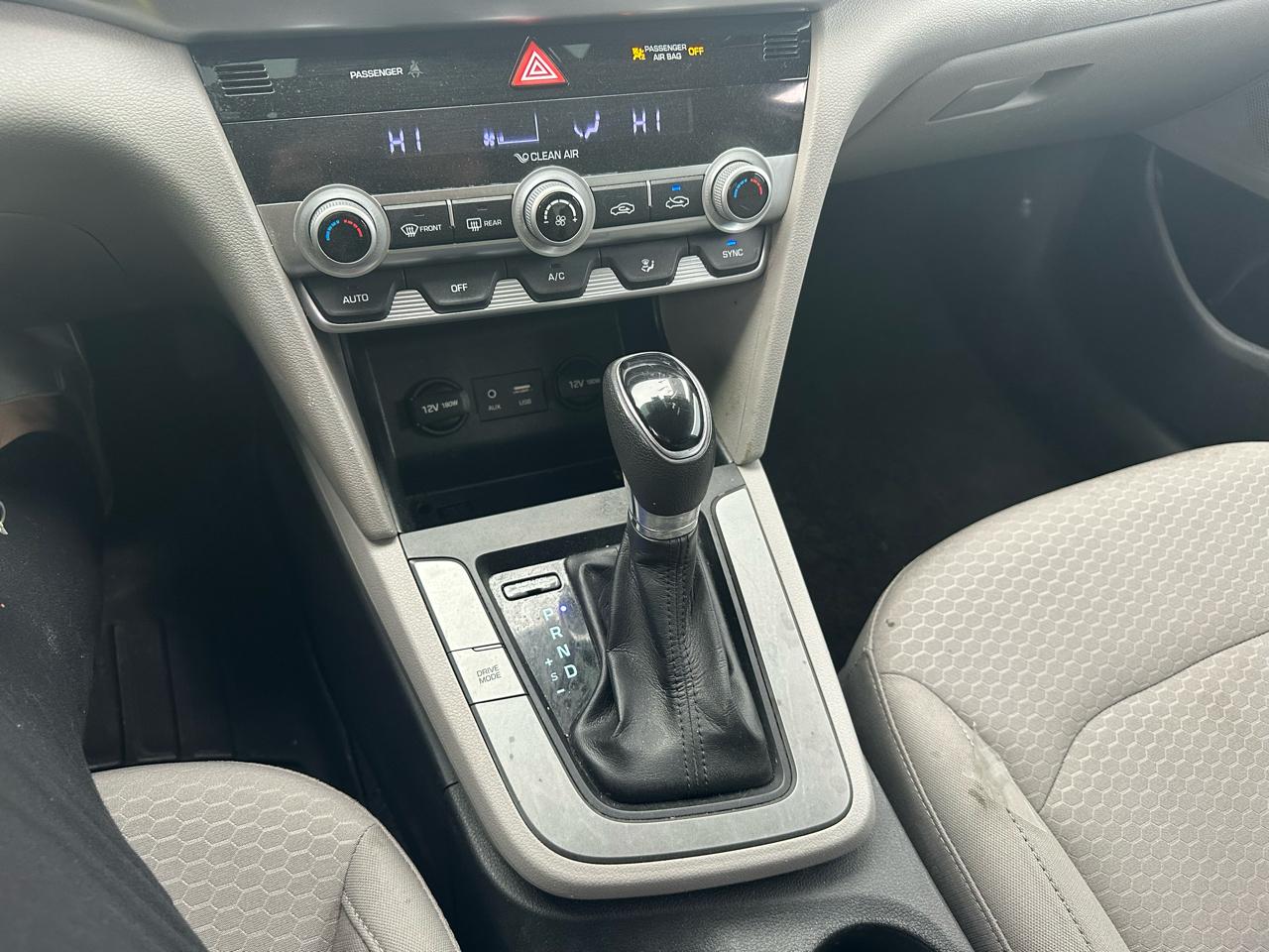 Hyundai Elantra SE 4D Sedan 2020