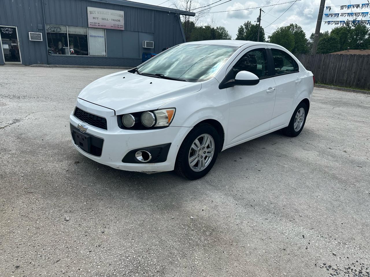 2016 Chevrolet Sonic LS - Photo 9