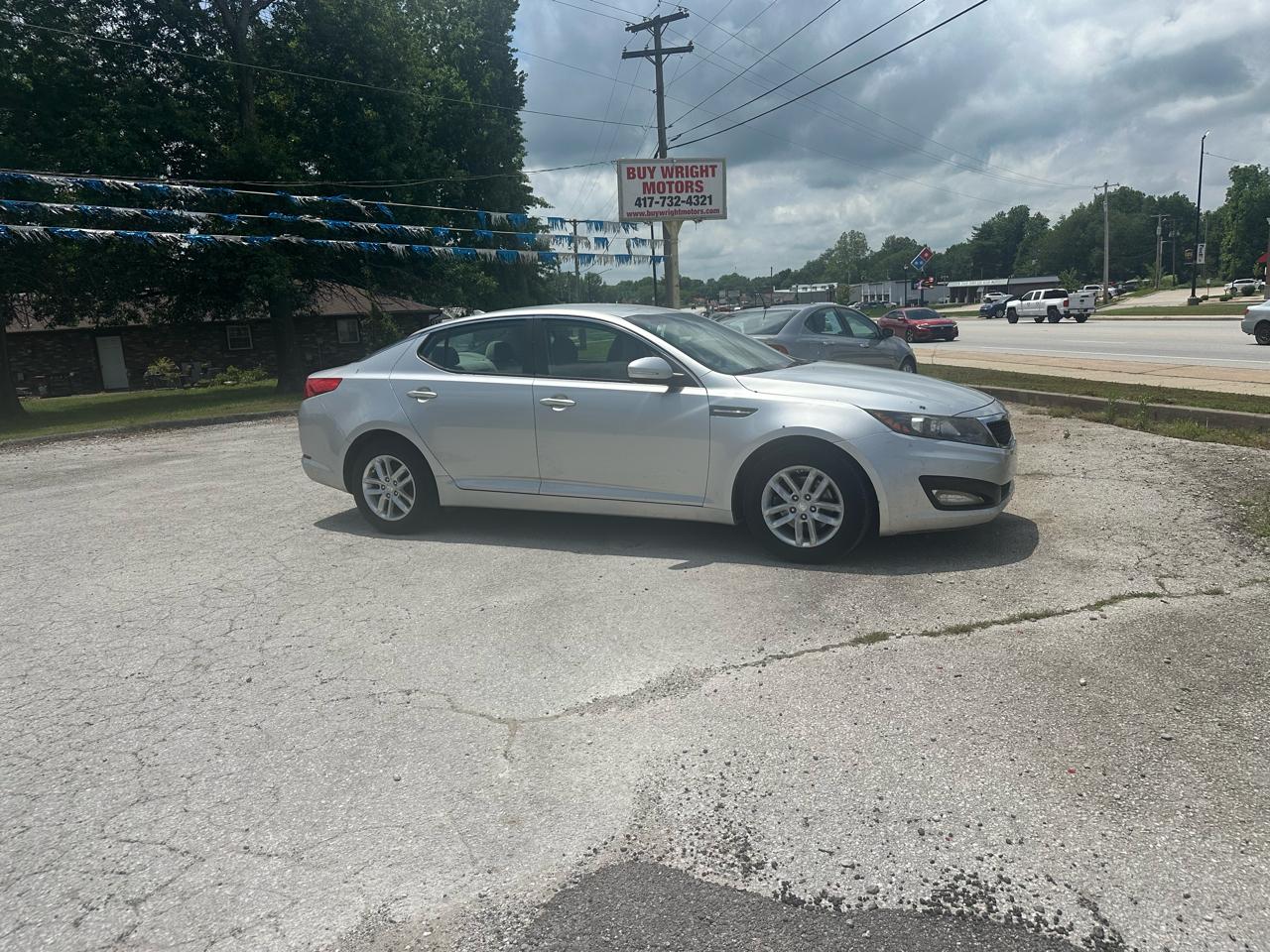 Kia Optima LX MT 2012