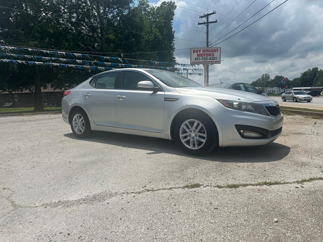 Kia Optima LX MT 2012