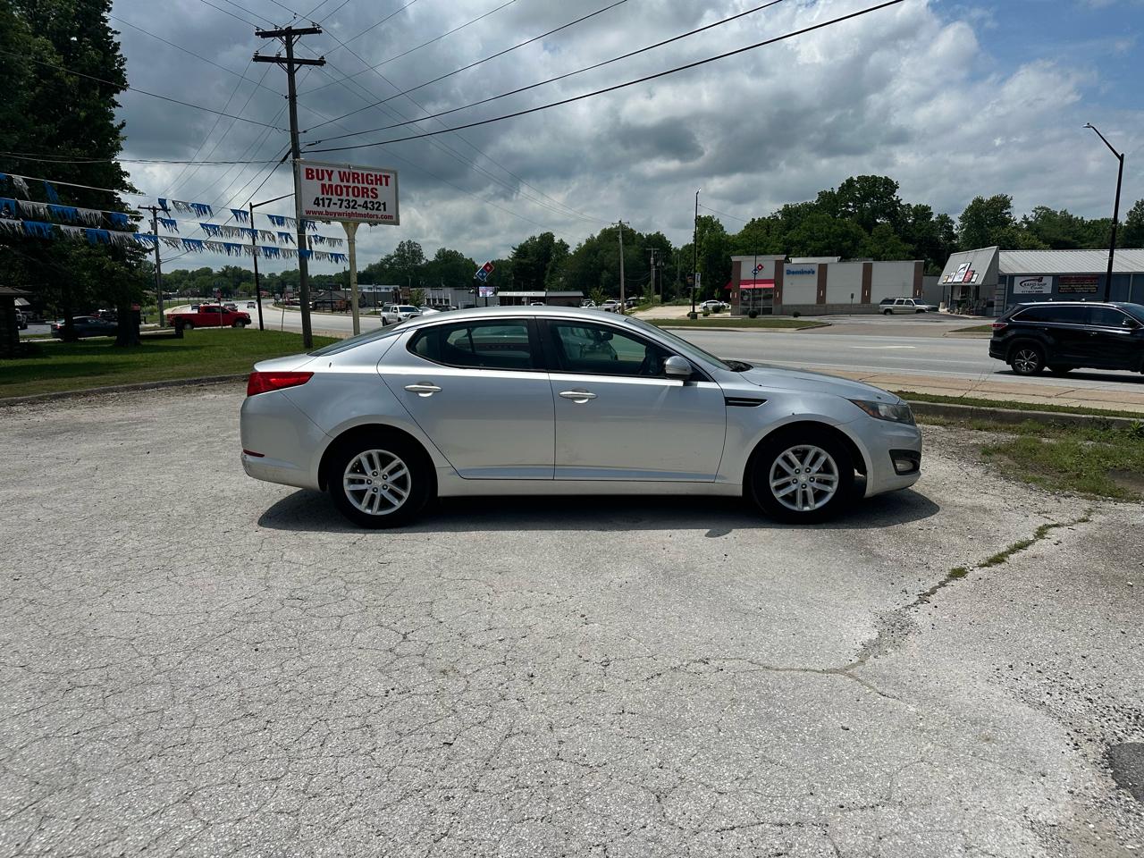 Kia Optima LX MT 2012