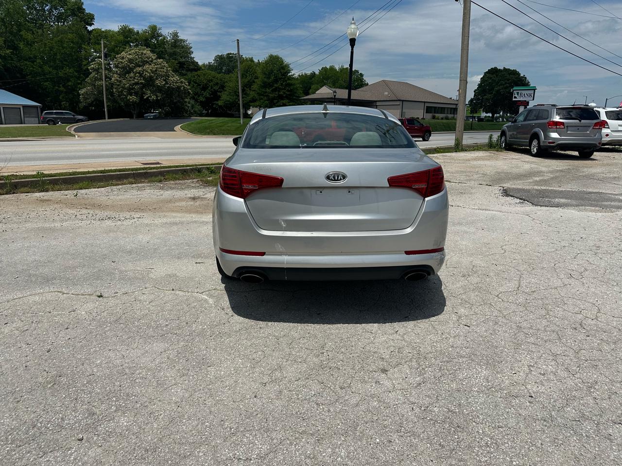 Kia Optima LX MT 2012