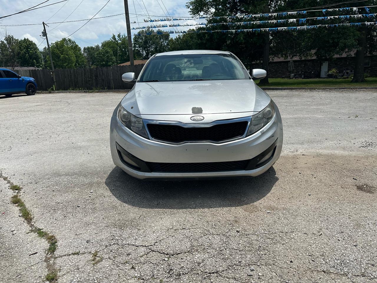 Kia Optima LX MT 2012