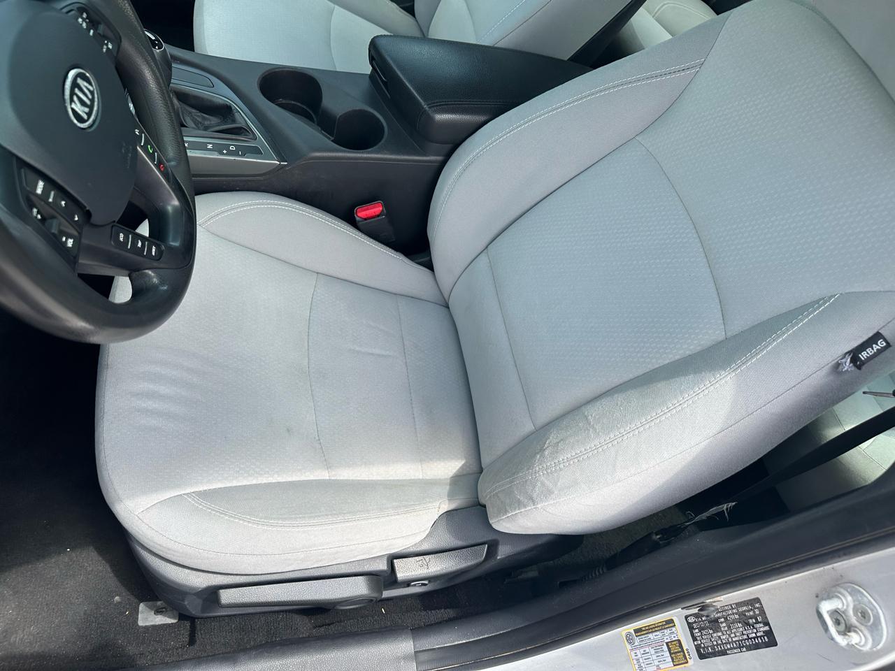Kia Optima LX MT 2012