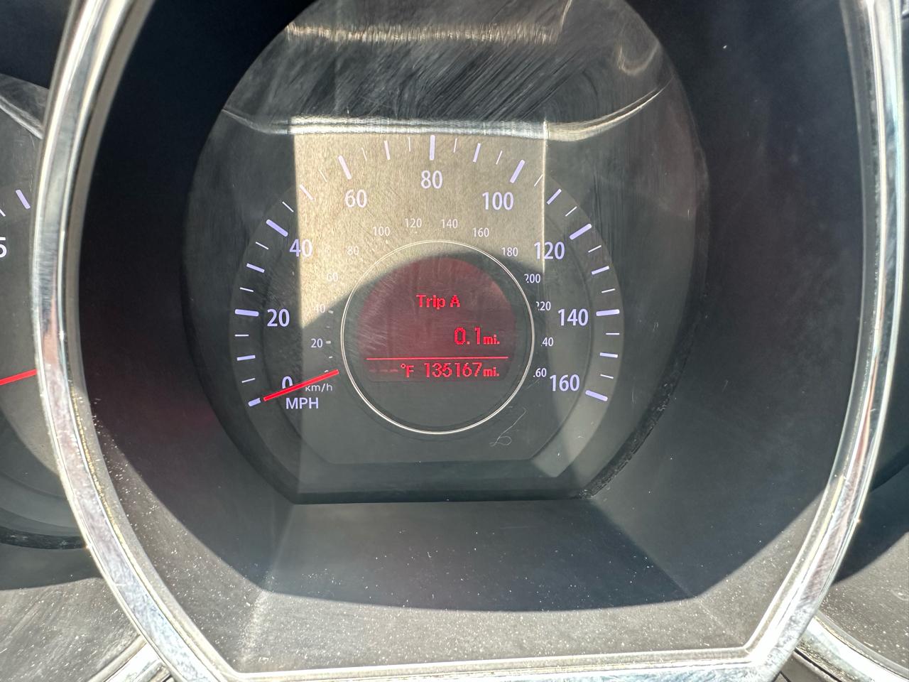 Kia Optima LX MT 2012