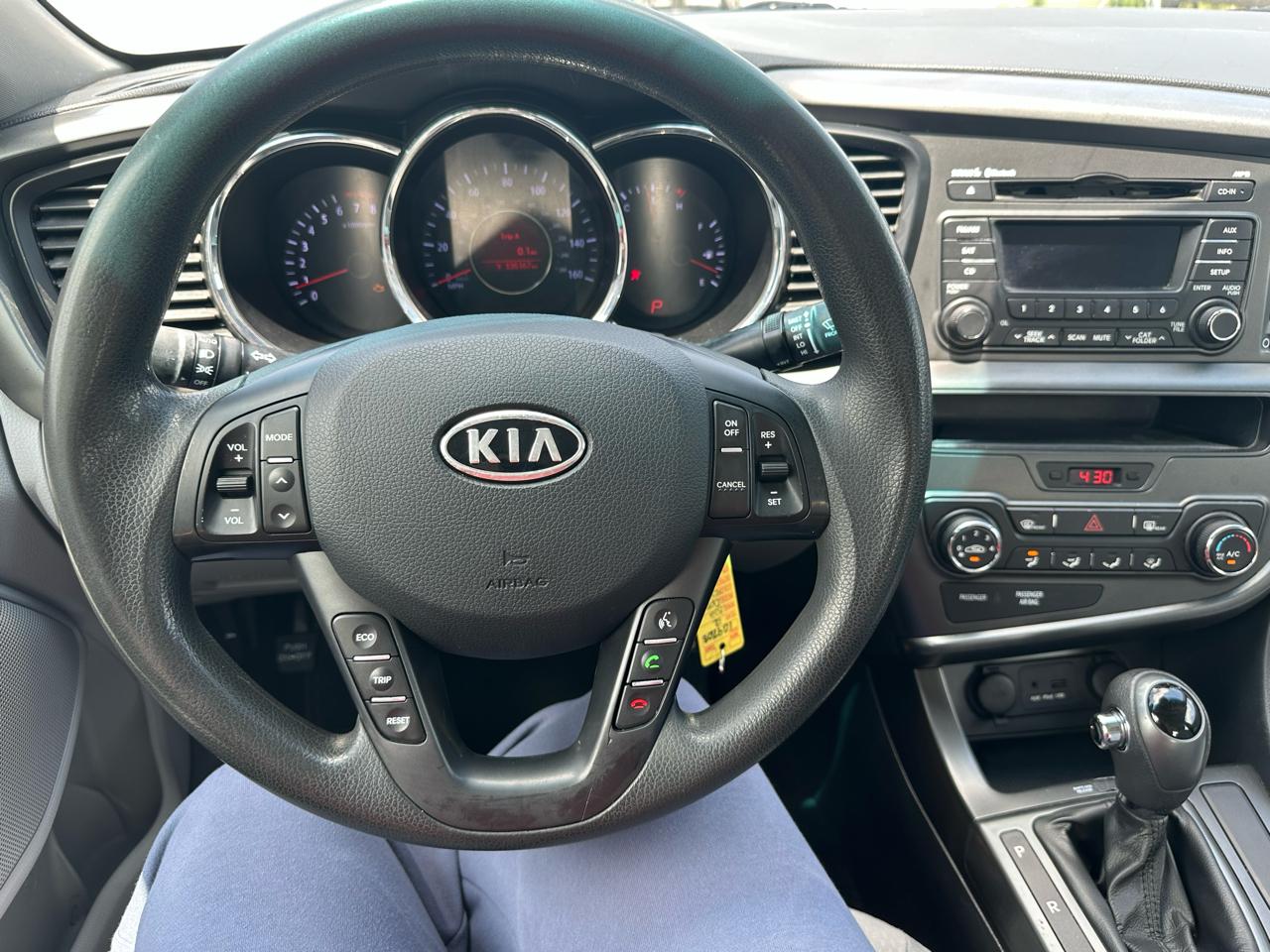 Kia Optima LX MT 2012
