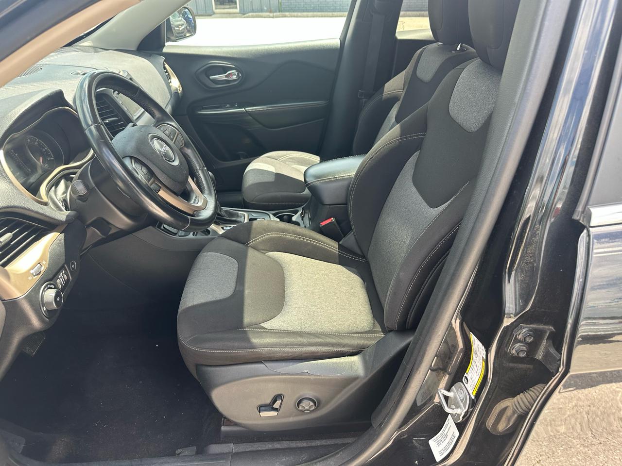 Jeep Cherokee Latitude FWD 2014